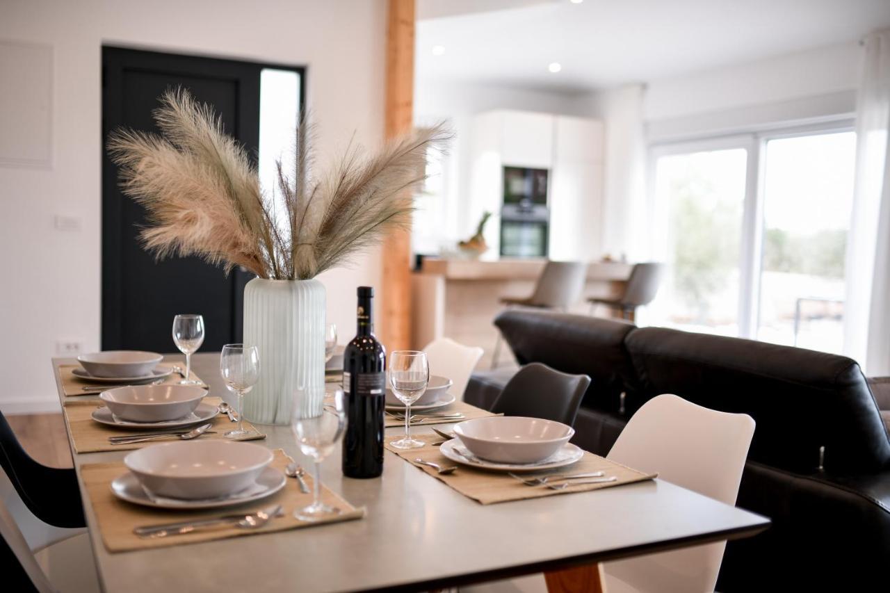 Wonderful Holiday House Bruno With Heated Pool Zadar Ngoại thất bức ảnh