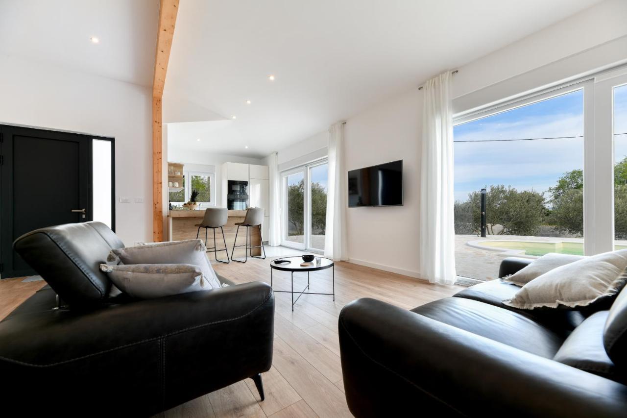 Wonderful Holiday House Bruno With Heated Pool Zadar Ngoại thất bức ảnh