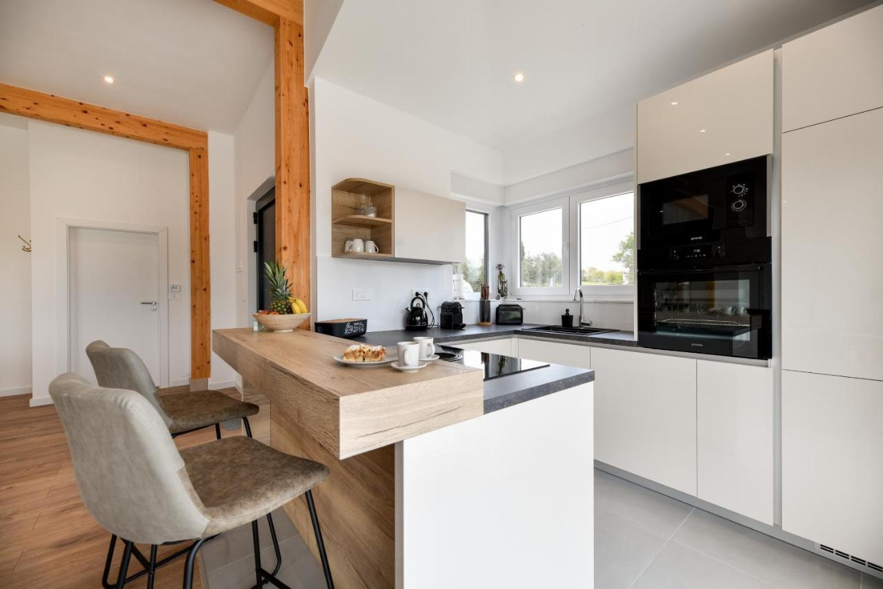 Wonderful Holiday House Bruno With Heated Pool Zadar Ngoại thất bức ảnh
