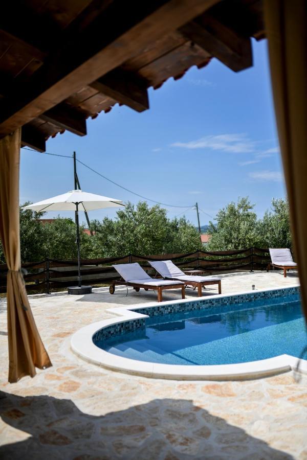 Wonderful Holiday House Bruno With Heated Pool Zadar Ngoại thất bức ảnh
