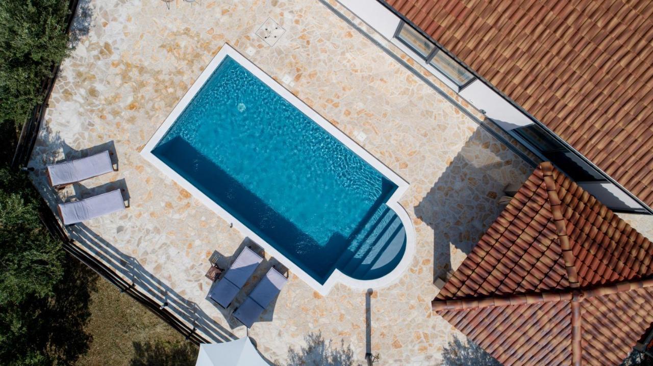 Wonderful Holiday House Bruno With Heated Pool Zadar Ngoại thất bức ảnh